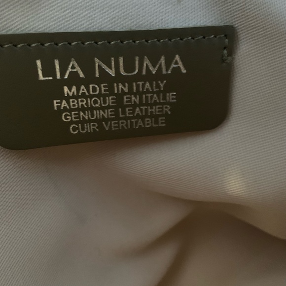 LIA NUMA Structured Italian Leather Crossbody Shoulder Bag - Picture 11 of 12